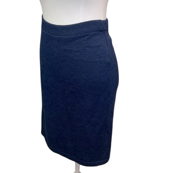 St. John Ribbed Skirt Navy - Picture 2 of 5